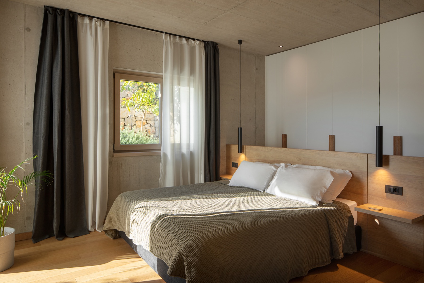 Helles Schlafzimmer in Naturtönen